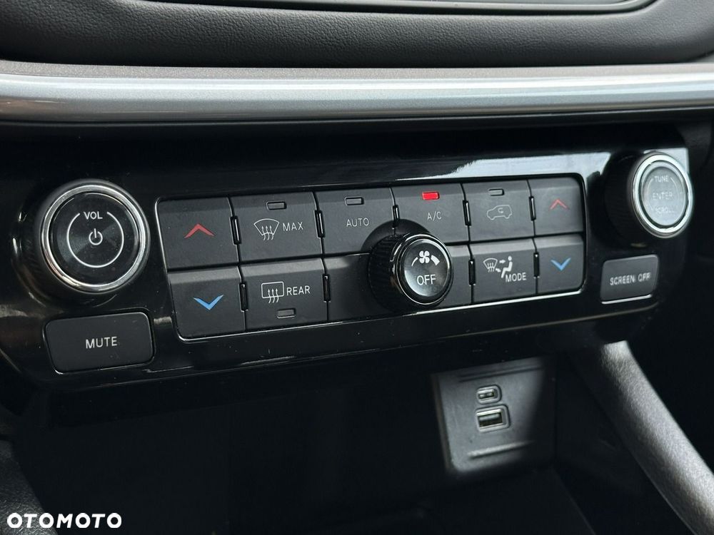Jeep Compass - 28