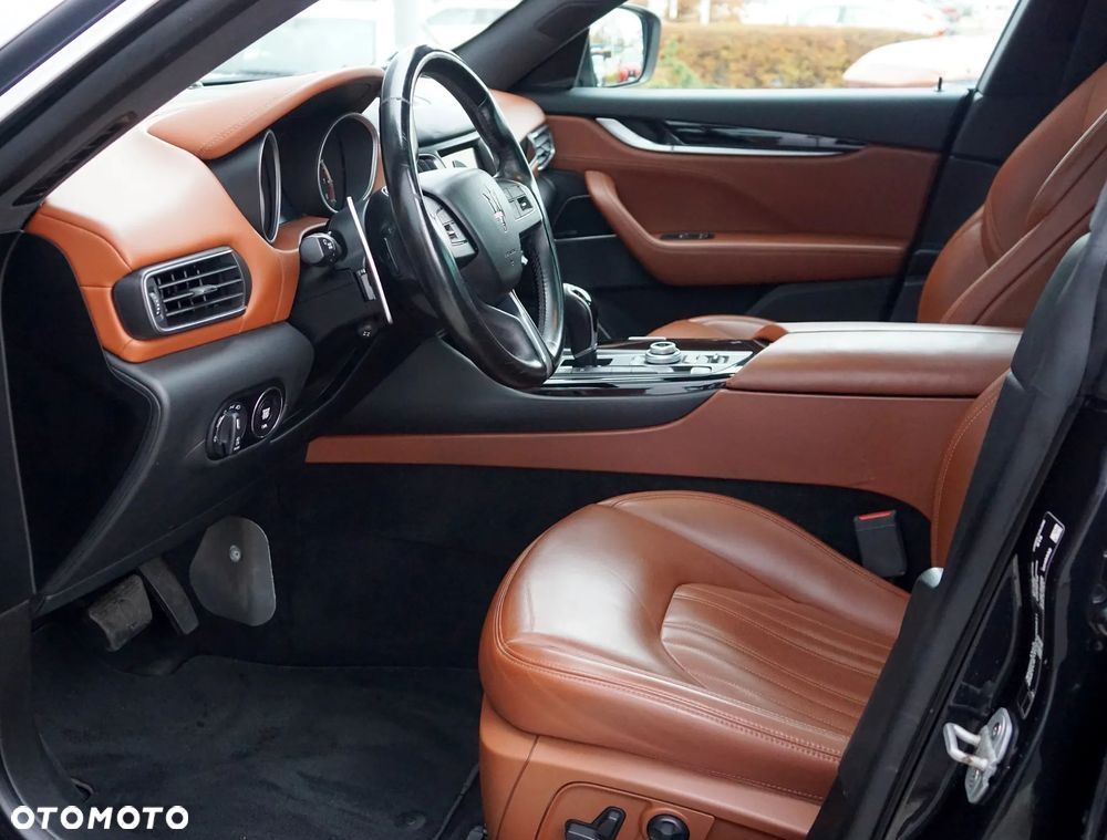 Maserati Levante S Granlusso - 10