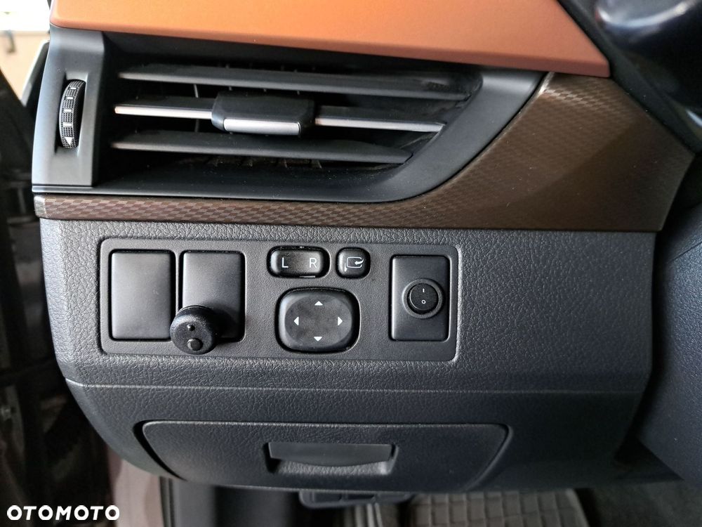 Toyota Avensis 2.0 Premium MS - 36