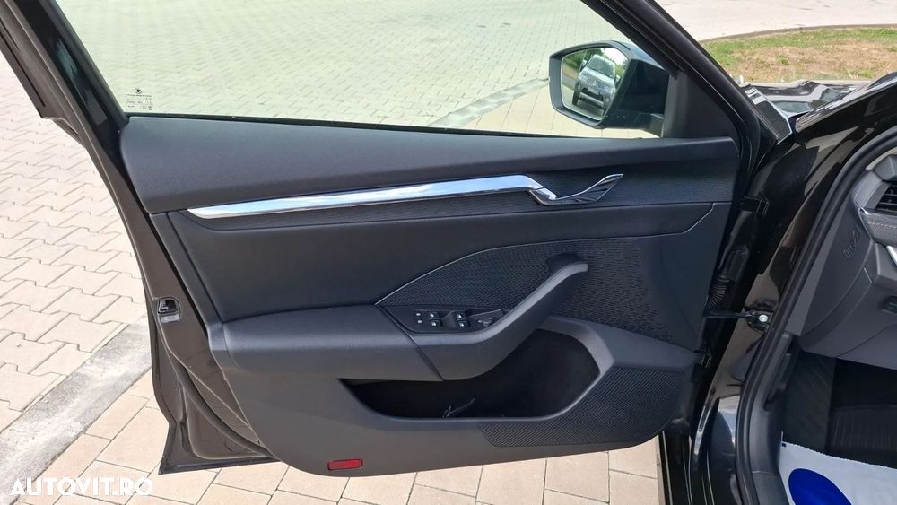Skoda Octavia 2.0 TDI DSG 4X4 Style - 9