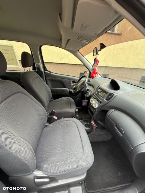 Toyota Yaris Verso 1.3 C - 18