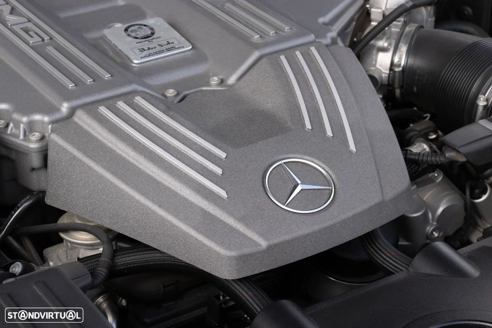 Mercedes-Benz SLS 63 AMG Roadster - 52