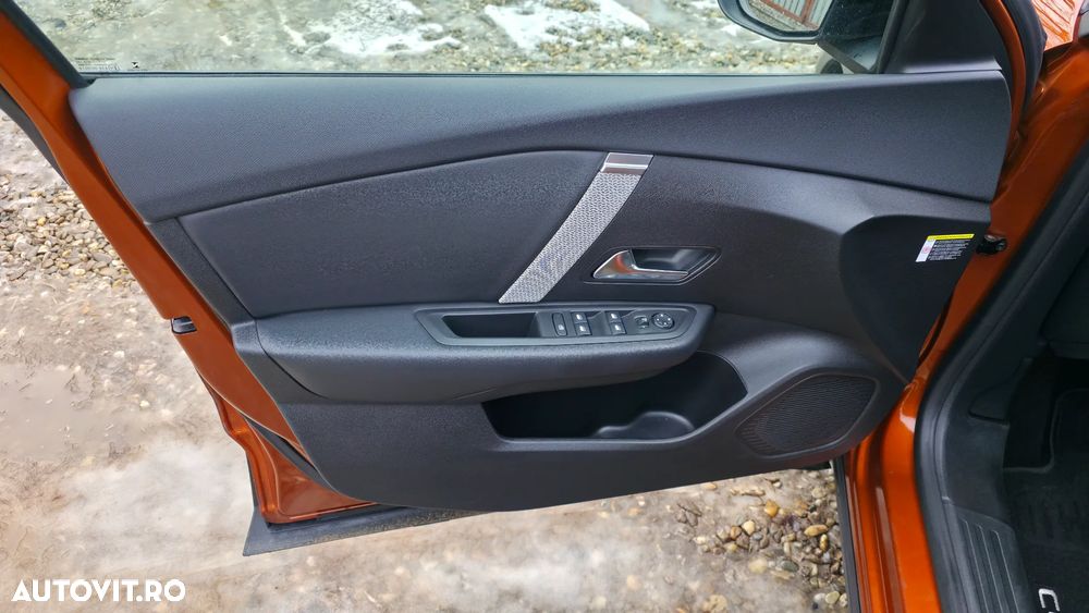 Citroën C4 PureTech 130 Stop&Start EAT8 SHINE - 20