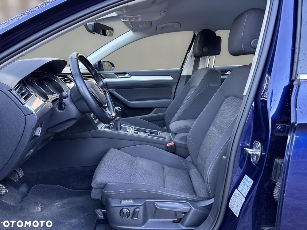 Volkswagen Passat - 15