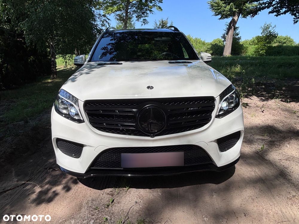 Mercedes-Benz GLS - 14