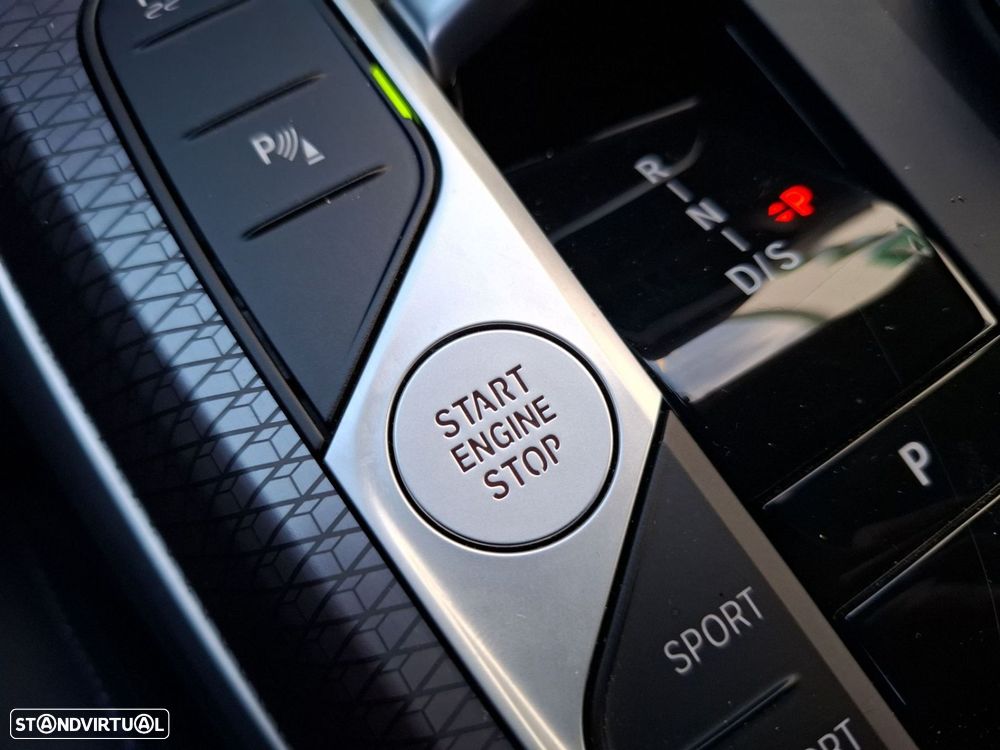 BMW 320 d Pack Desportivo M Auto - 18