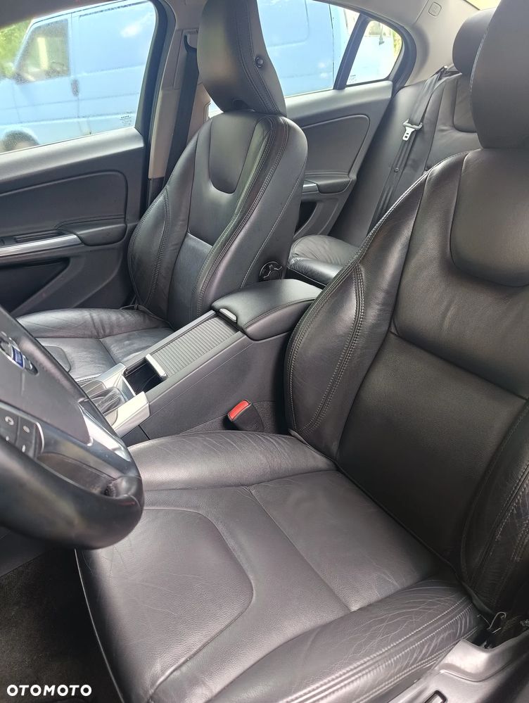 Volvo S60 D2 Summum - 17