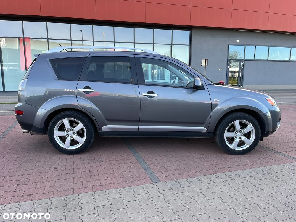 Mitsubishi Outlander 2.2 DID Intense + - 7