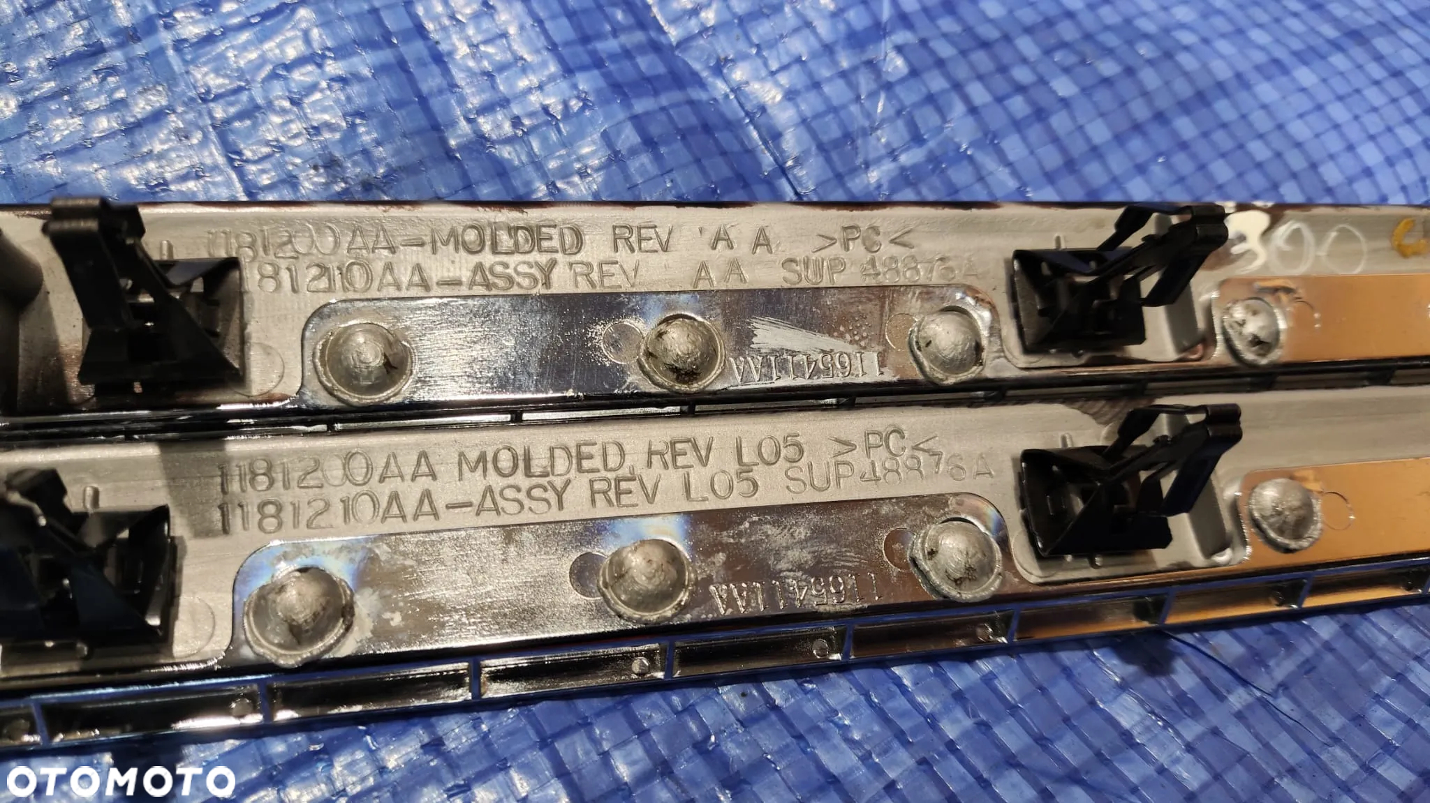 LISTWA OZDOBNA DESKI KONSOLI DEKOR DREWNO 1165411AA CHRYSLER 300C LIFT - 5