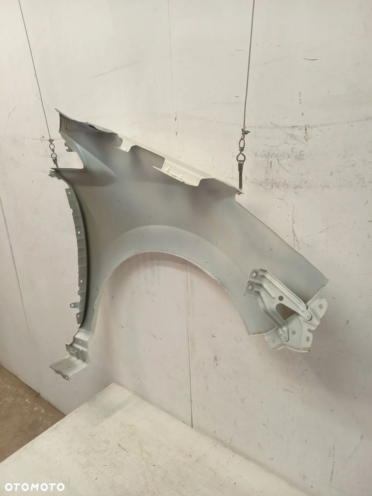 Nissan Leaf II 2 błotnik lewy przód przedni OEM - 6