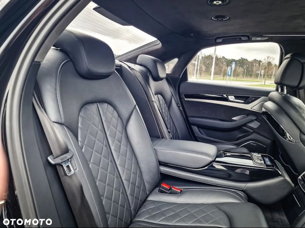 Audi S8 - 9