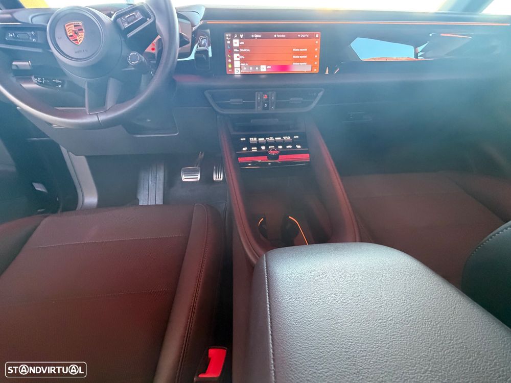 Porsche Macan Electric - 27