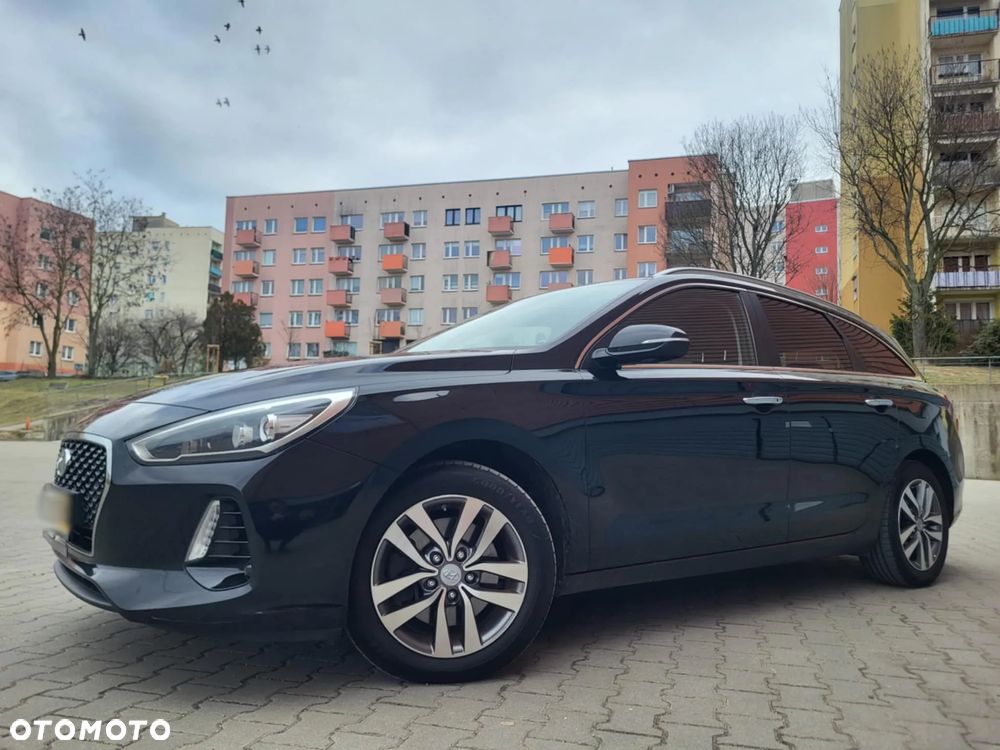 Hyundai i30 blue Kombi 1.6 CRDi YES Gold - 3