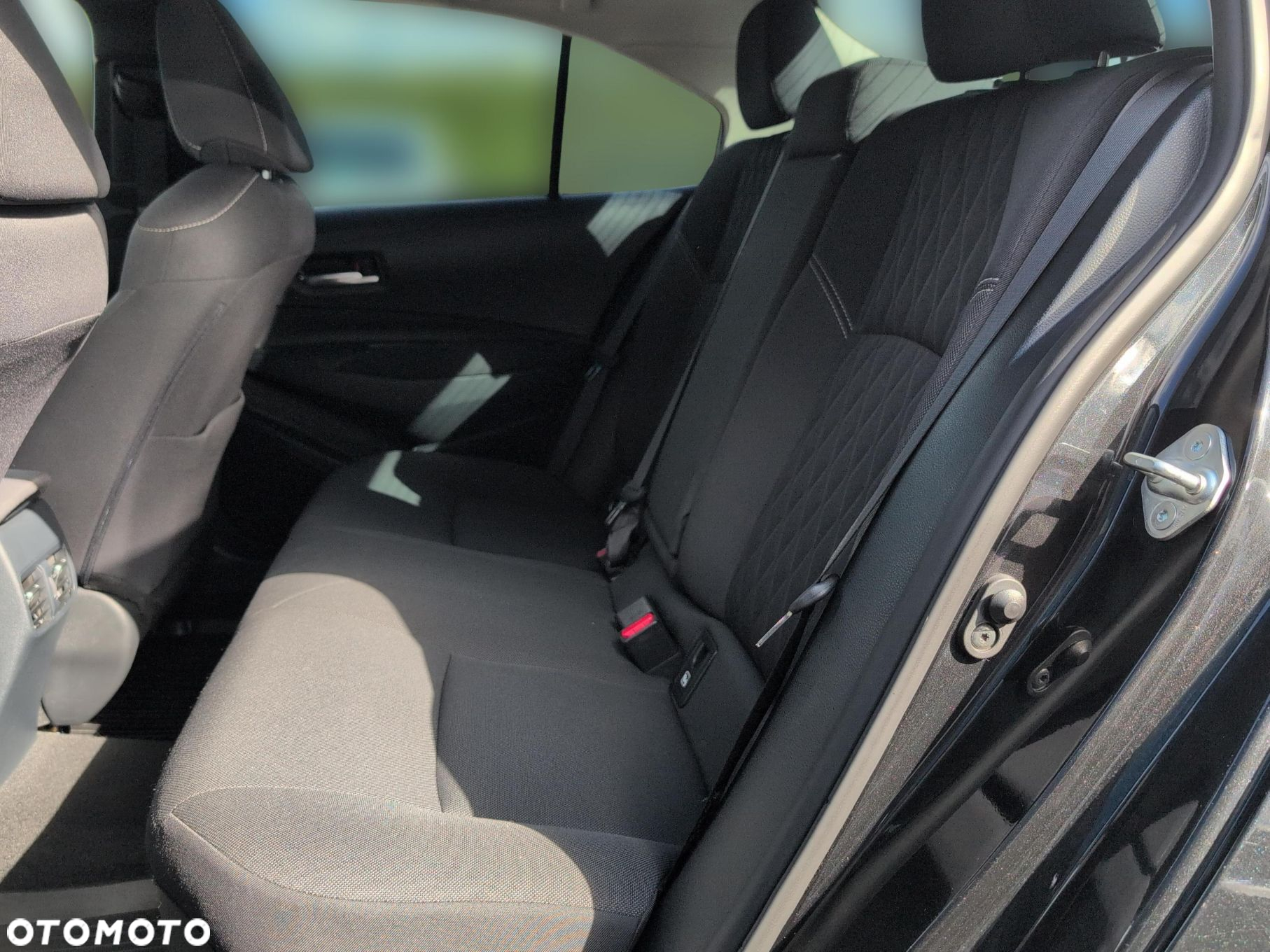 Toyota Corolla 1.8 Hybrid Comfort - 14