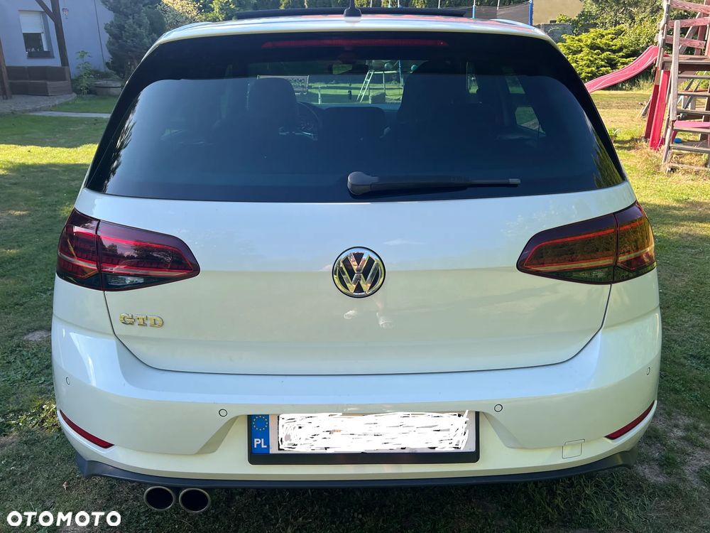 Volkswagen Golf - 5