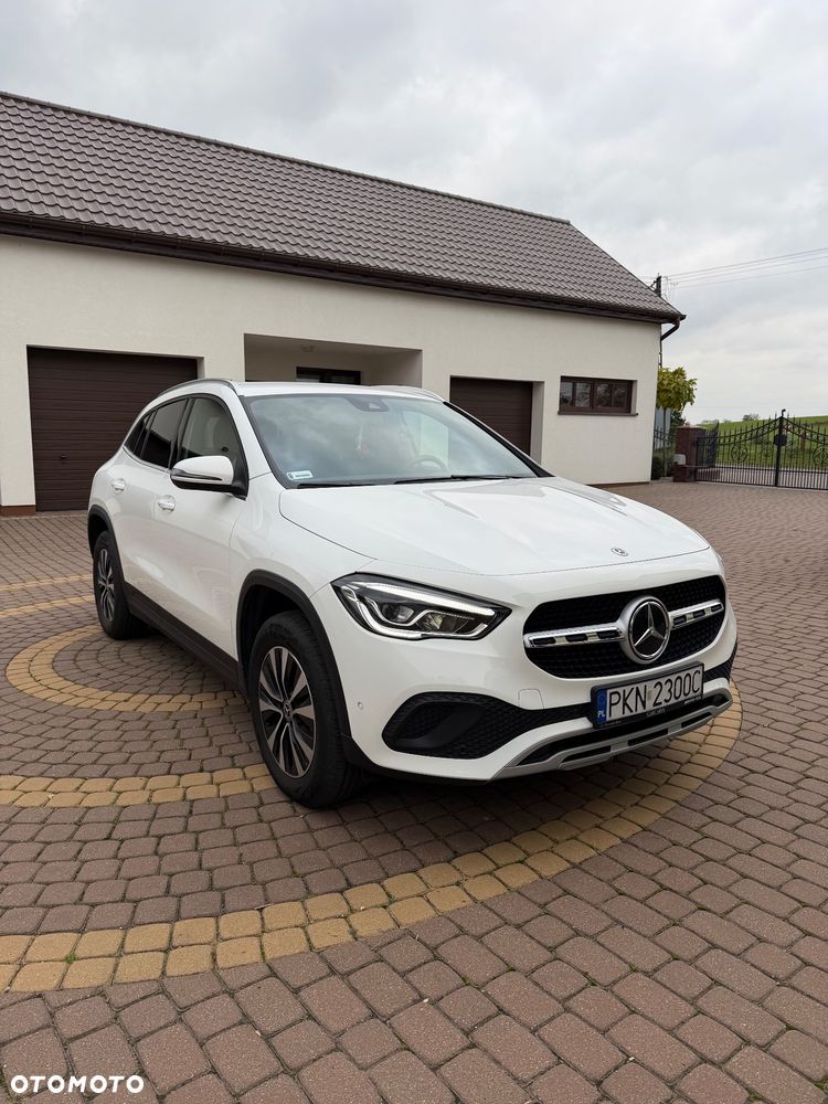 Mercedes-Benz GLA - 9