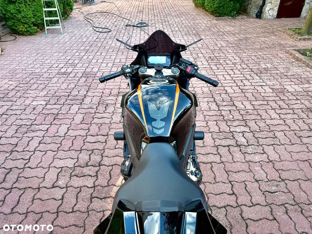 Honda CBR - 11
