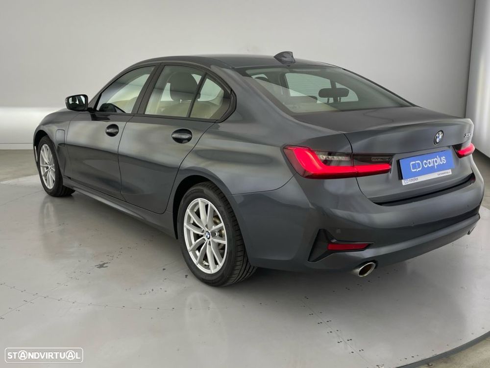 BMW 330 e Auto - 26