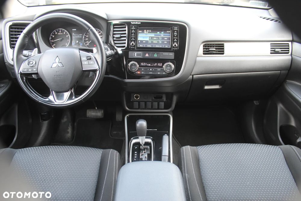 Mitsubishi Outlander 2.0 Intense + 4WD CVT - 13