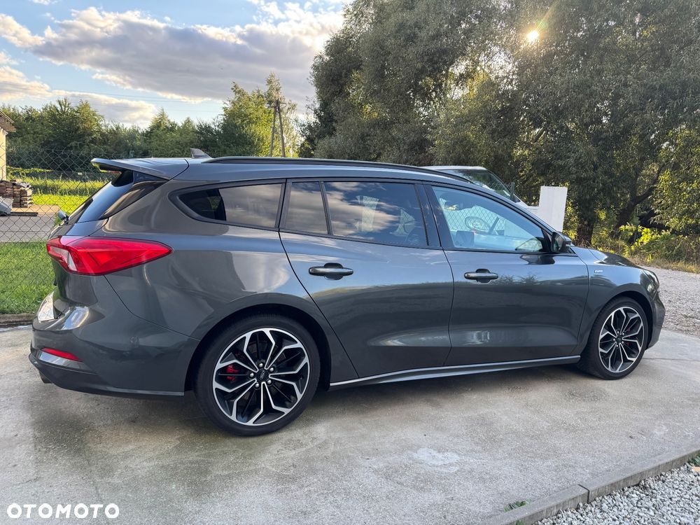 Ford Focus 1.5 EcoBoost ST-Line X - 5