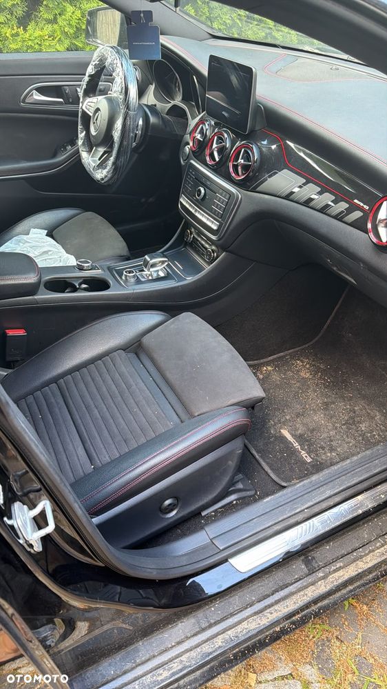 Mercedes-Benz CLA AMG 45 4-Matic - 4