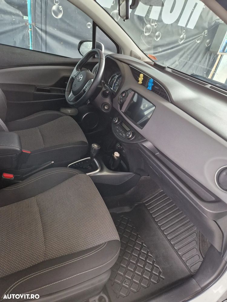 Toyota Yaris - 7