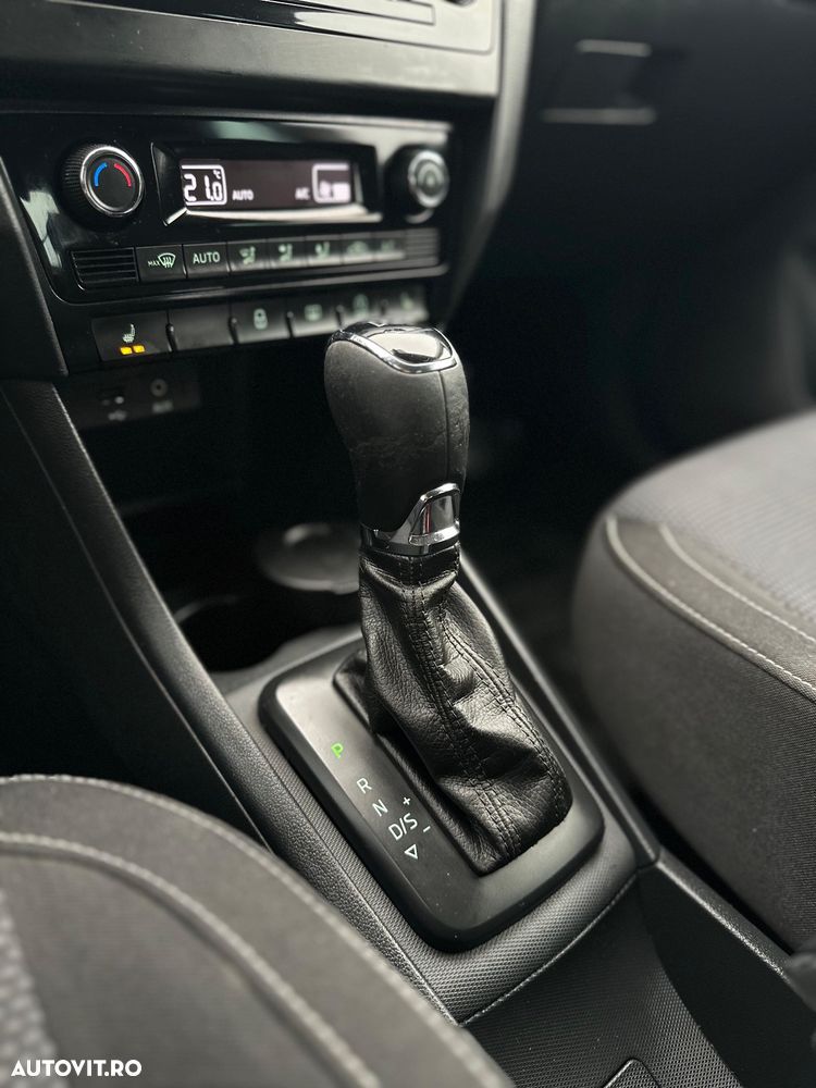 Skoda RAPID 1.2 TSI Style DSG - 12