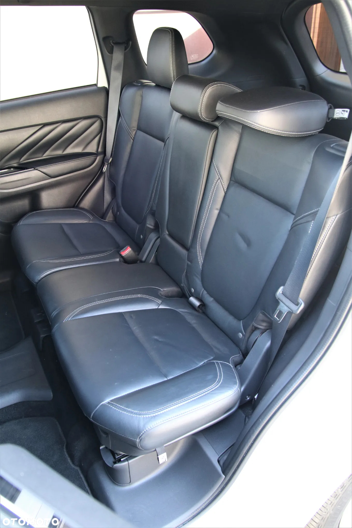 Mitsubishi Outlander 2.0 4WD Plug-In Hybrid - 23