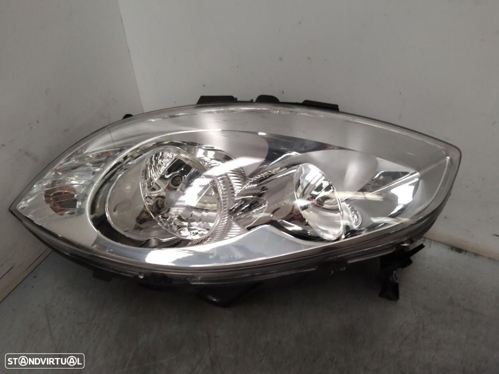 FAROL ESQUERDO FIAT LINEA 110 - 1