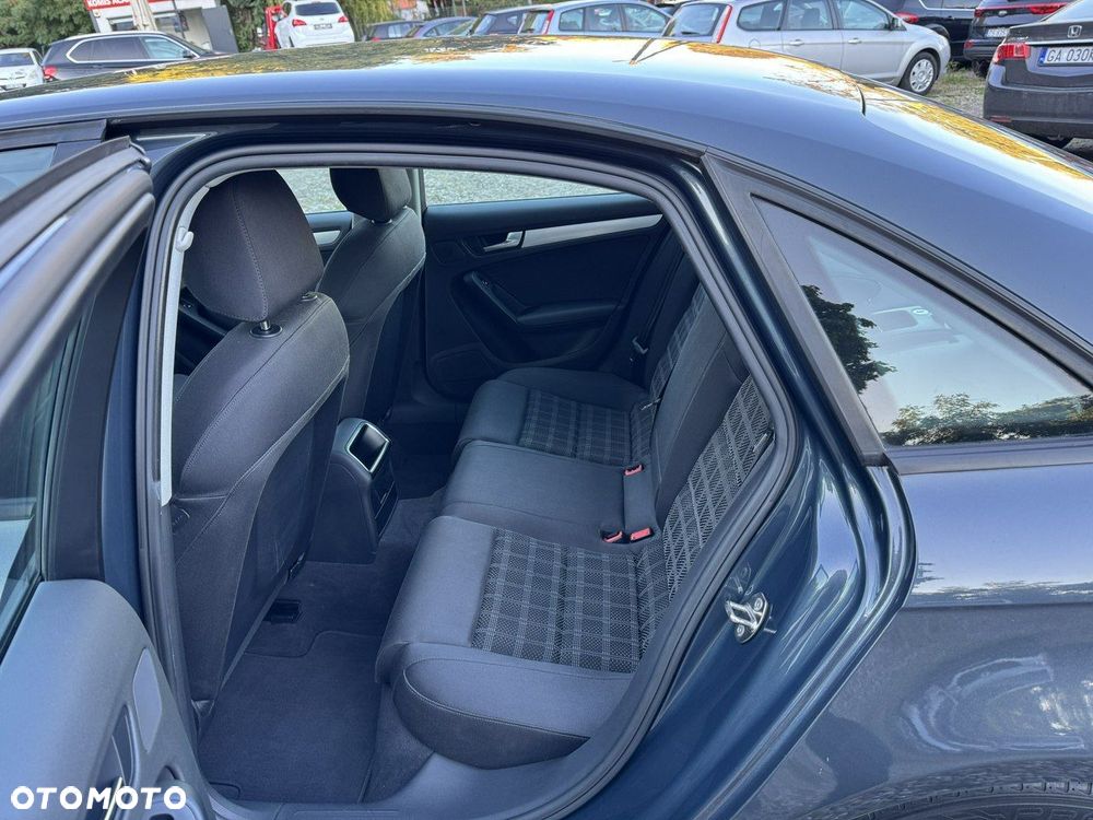 Audi A4 Limousine - 19