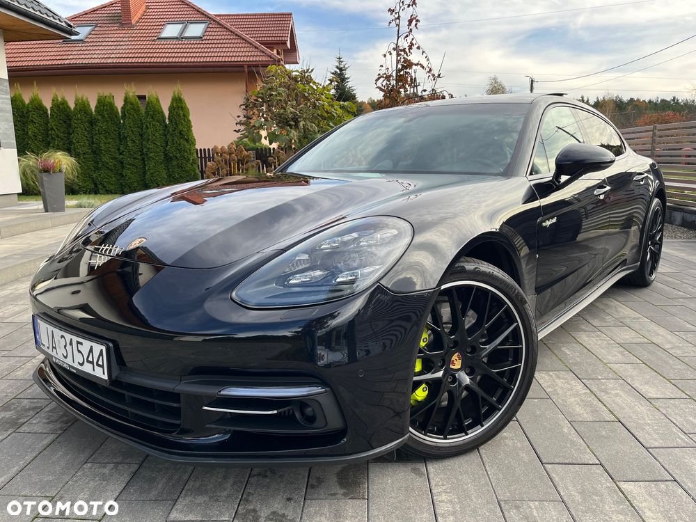 Porsche Panamera 4 E-Hybrid - 1