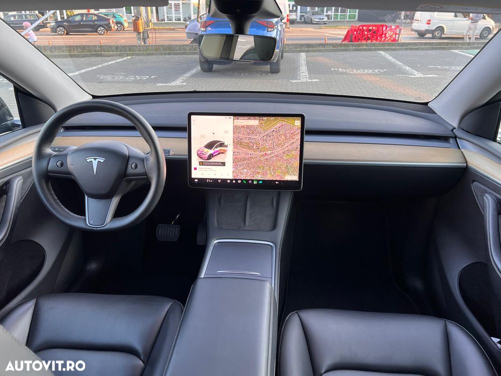 Tesla Model Y Long Range Dual Motor AWD - 7