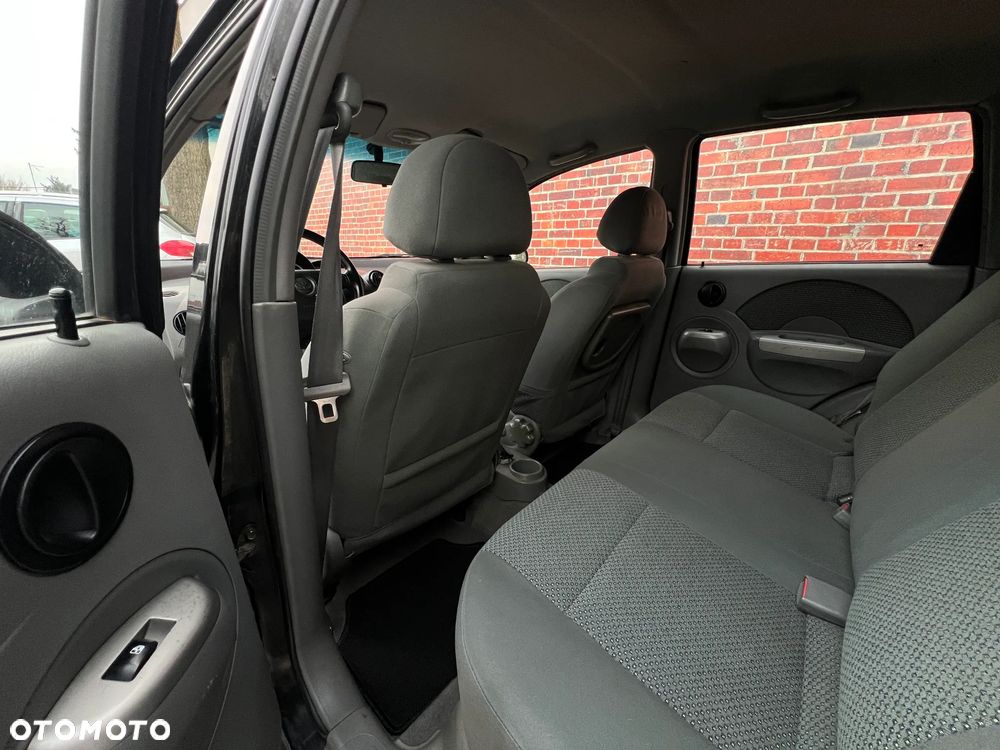 Chevrolet Aveo - 11