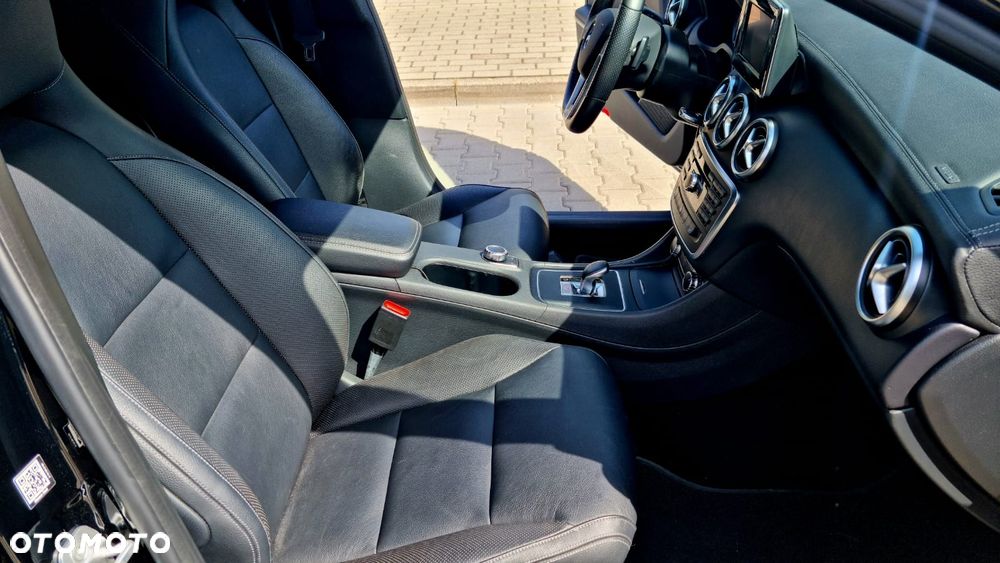 Mercedes-Benz Klasa A 45 AMG 4-Matic - 9