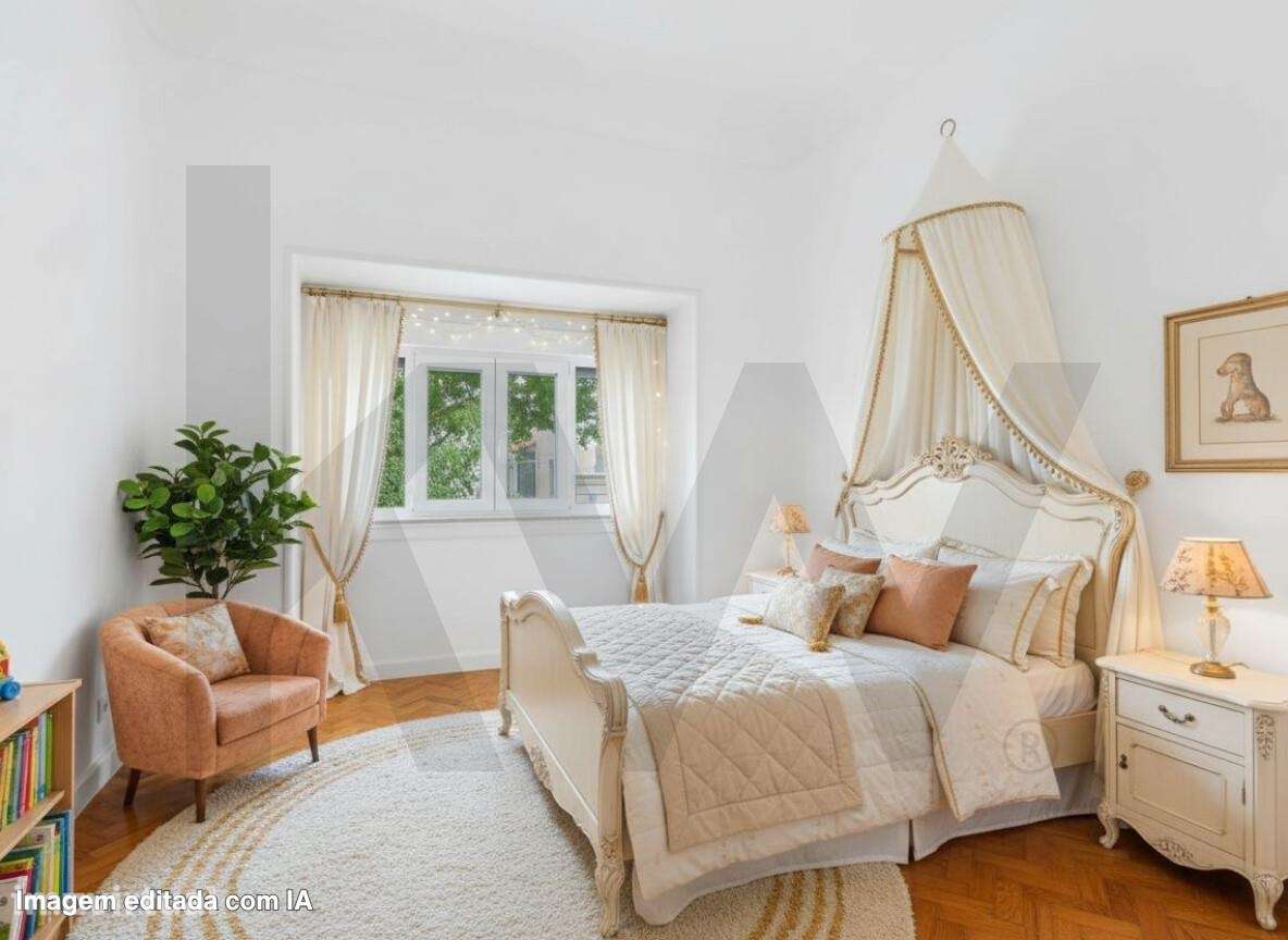 Apartamento T4+1 com garagem na Avenida Defensores de Chaves - Grande imagem: 4/25