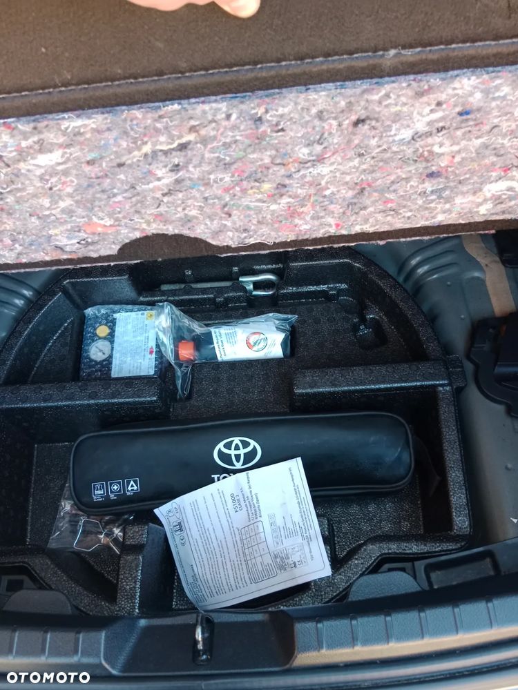 Toyota Yaris 1.0 VVT-i Team Deutschland - 29