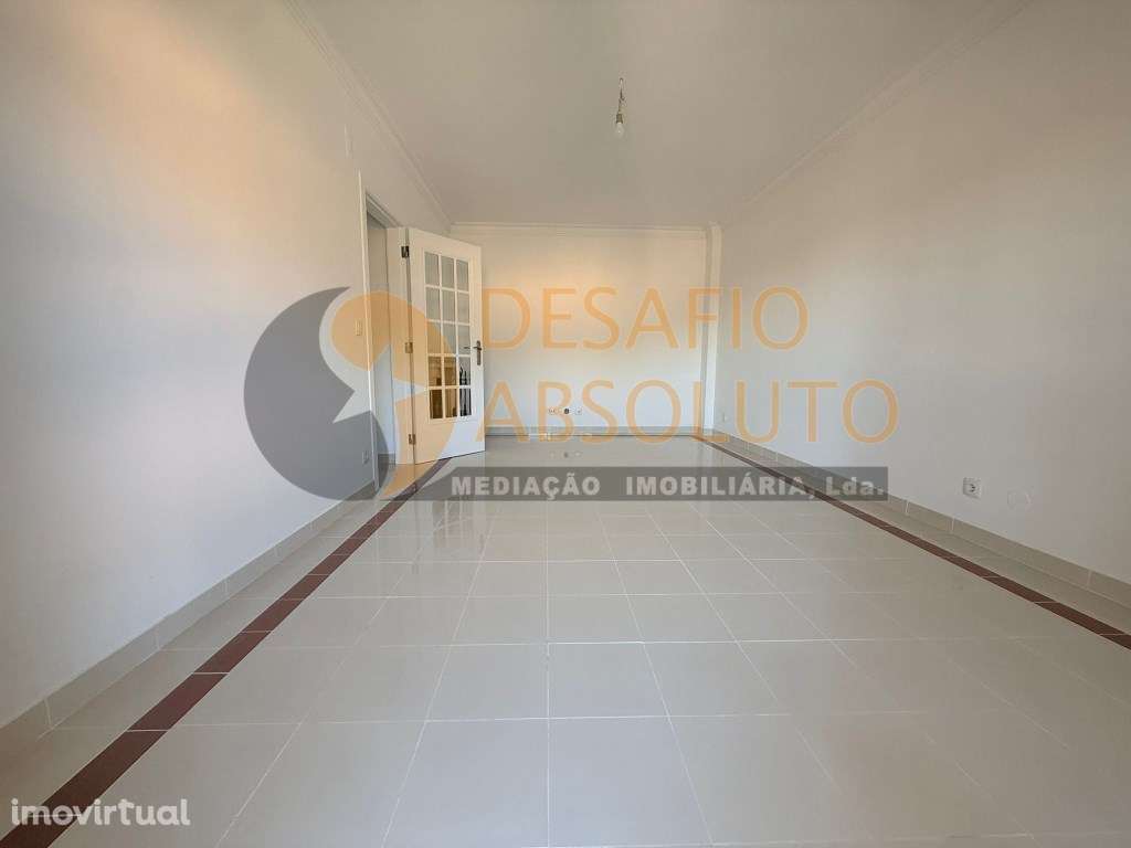 Apartamento T3 c/ Parqueamento. Feijó | Almada - Grande imagem: 2/25