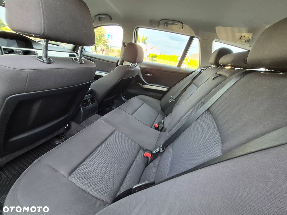 BMW Seria 3 318d - 20