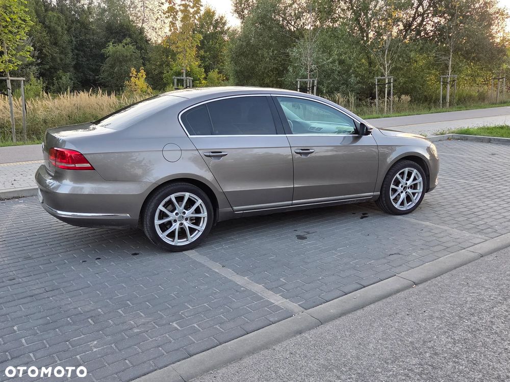 Volkswagen Passat - 5