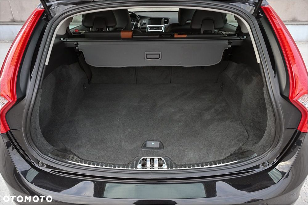 Volvo V60 Cross Country D4 Geartronic Summum - 14