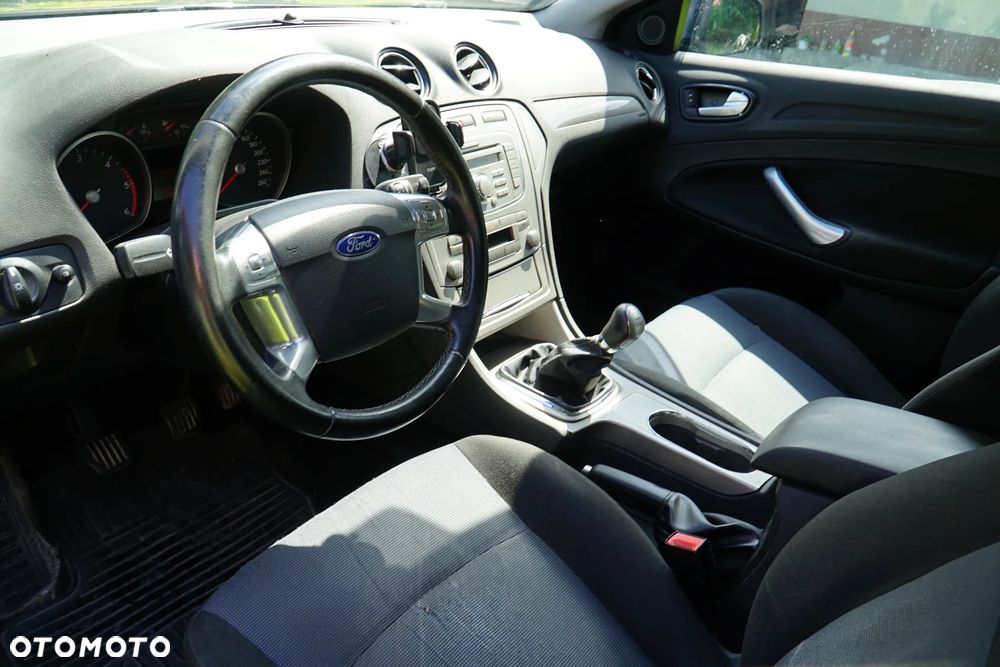 Ford Mondeo 1.8 TDCi Ghia - 12