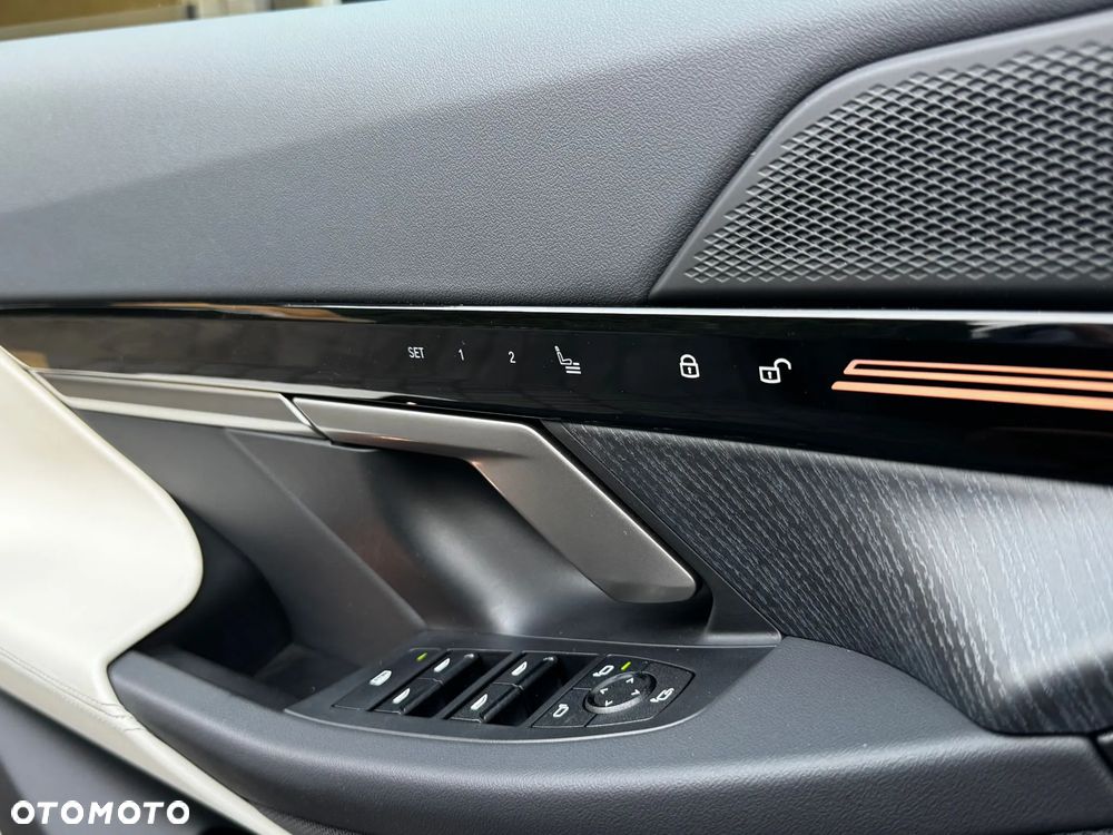 BMW Seria 5 520i mHEV - 11