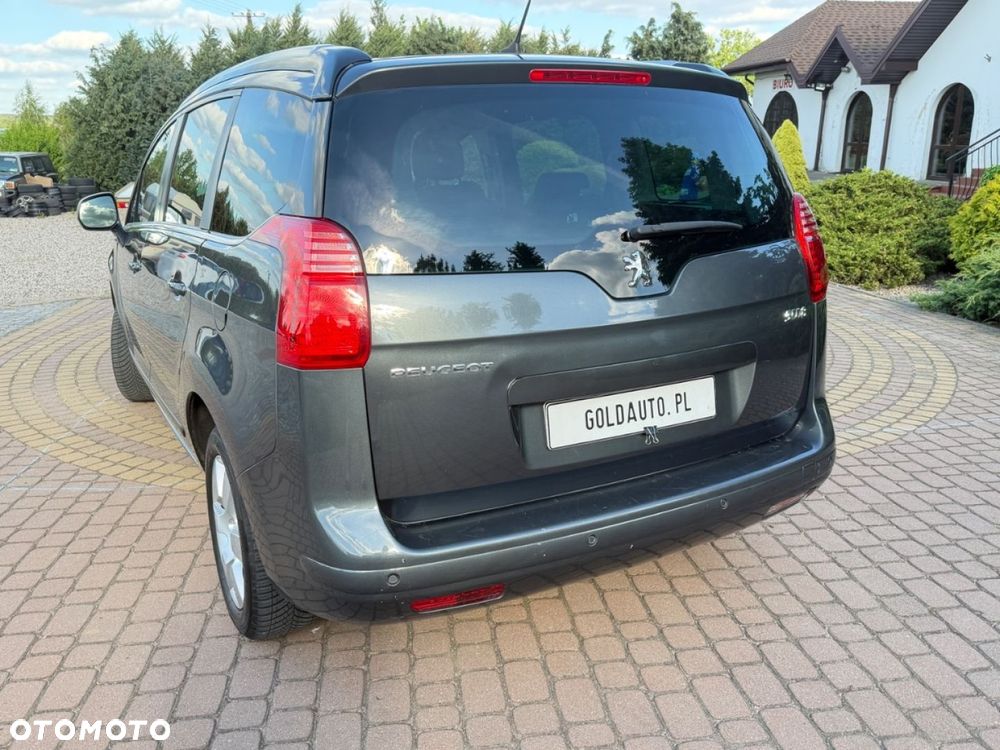 Peugeot 5008 - 8
