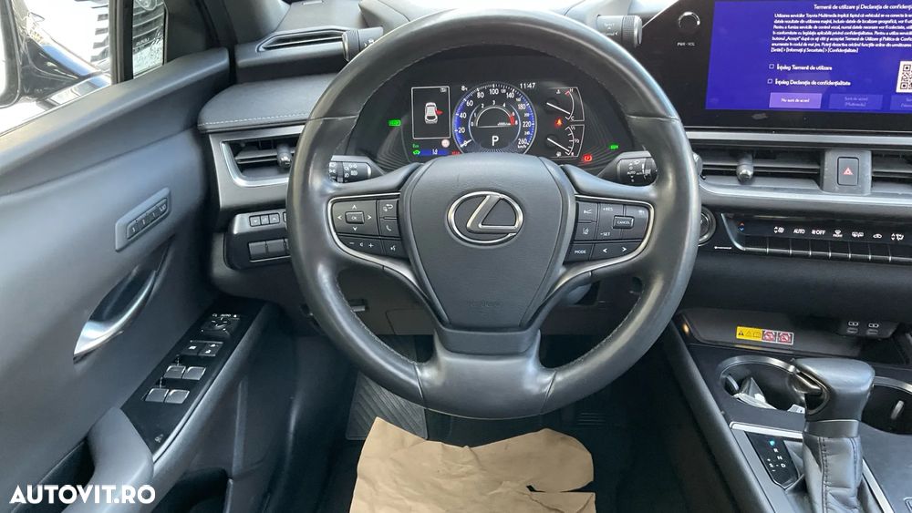 Lexus UX 250h (E-FOUR) Luxury Line - 33