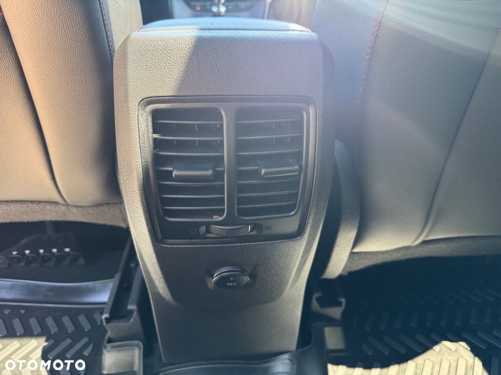 Ford Kuga 1.5 EcoBoost 2x4 ST-Line - 18