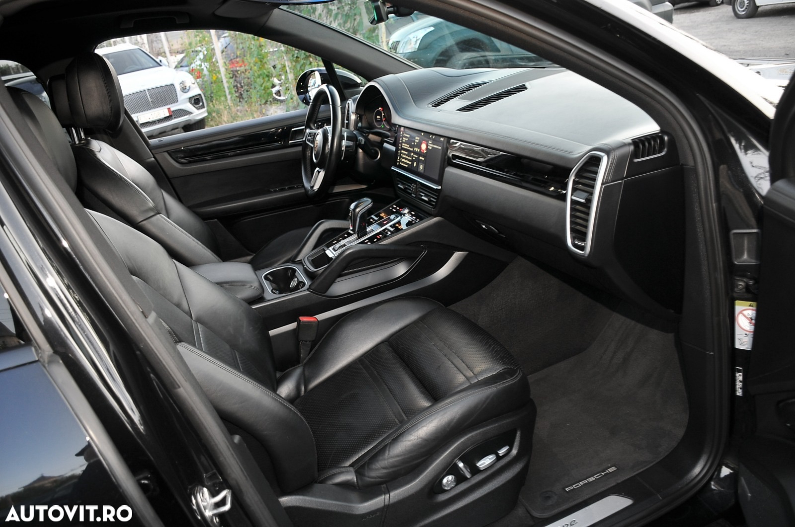 Porsche Cayenne Standard - 9