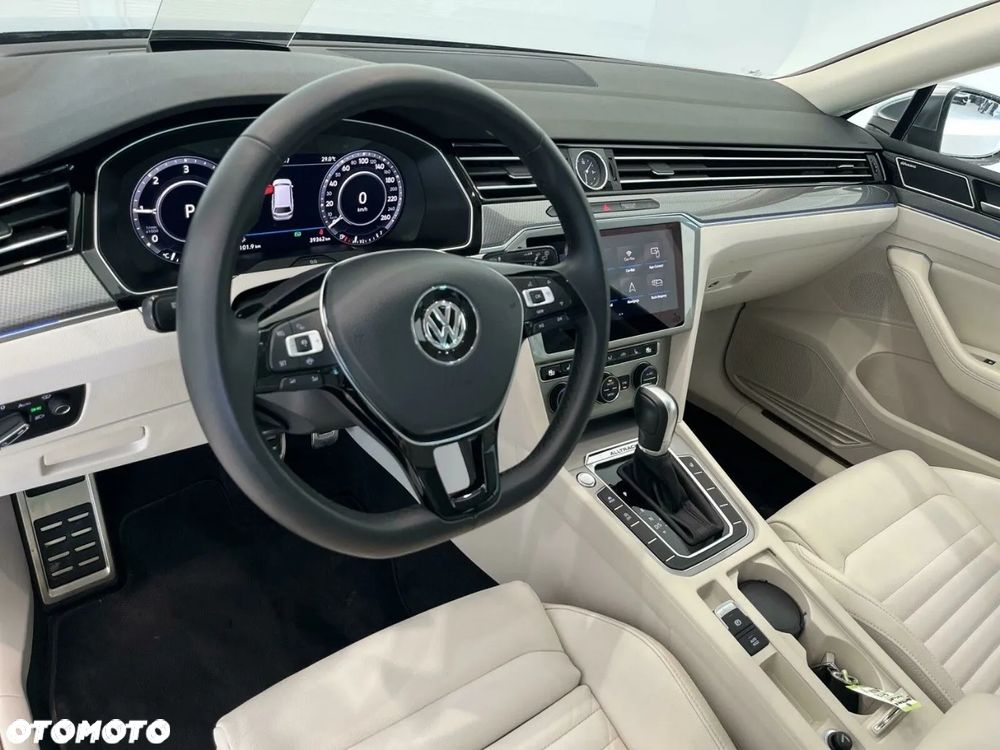 Volkswagen Passat Variant 2.0 TDI SCR DSG 4Motion Alltrack - 1