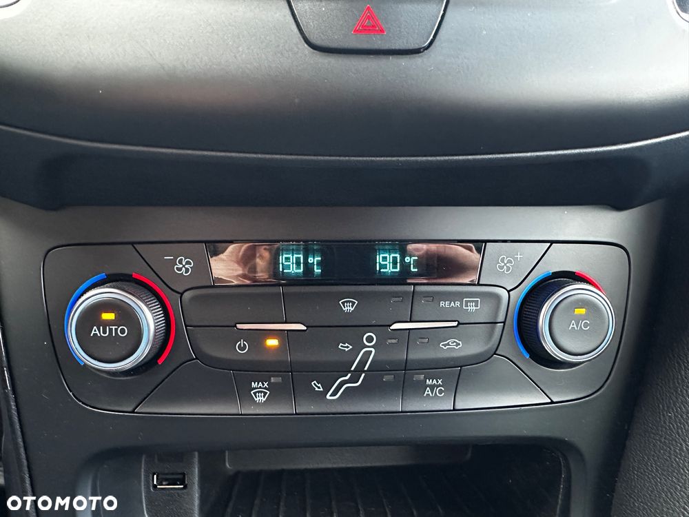 Ford Focus 1.5 EcoBoost Titanium ASS - 25