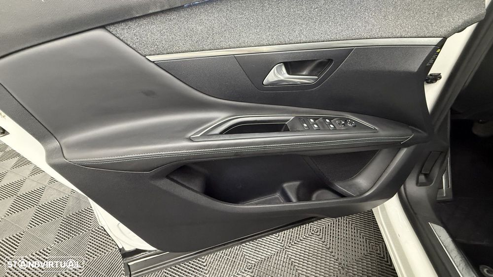 Peugeot 3008 1.2 PureTech Allure Grip Control EAT6 - 16