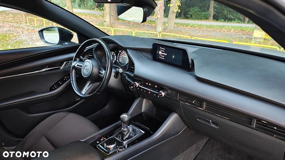 Mazda 3 e-SKYACTIV-G 2.0 M HYBRID - 8